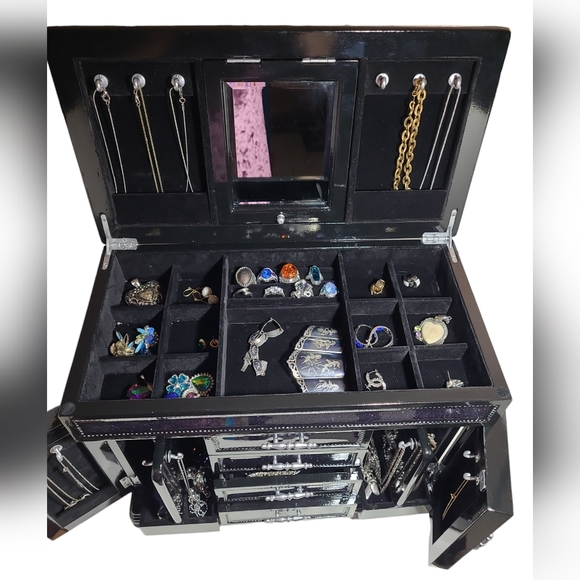 Extra Large Refinishef Jewelry Box - Picture 5 of 10